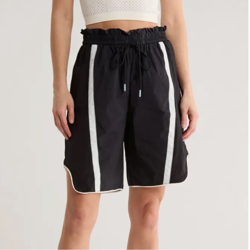 Free People Movement Champ Shorts BNWT Black Size M